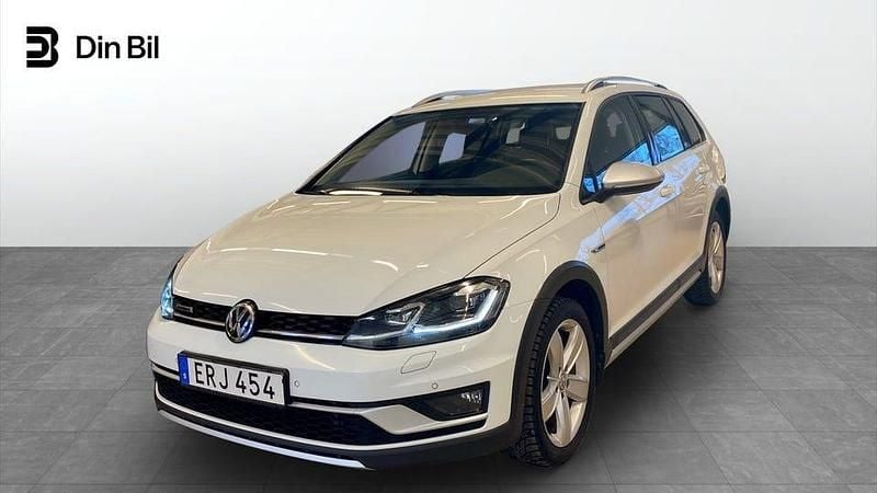 Vit Begagnad 2018 VW Golf Alltrack Kombi | 189 900 kr (Bra pris) - Bild 1/4
