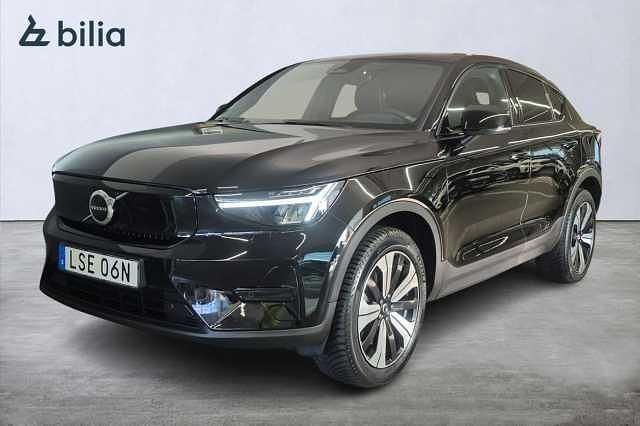 Svart Begagnad 2022 Volvo EC40 Core SUV | 349 900 kr (Marknadspris) - Bild 1/3