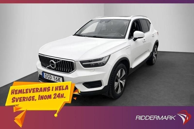 Vit Begagnad 2022 Volvo XC40 Inscription SUV | 298 900 kr (Marknadspris) - Bild 1/3