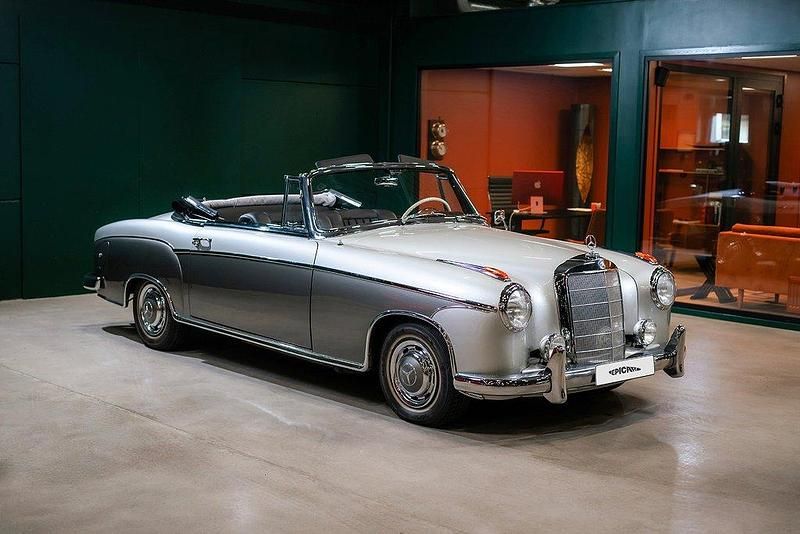 Grå Begagnad 1960 Mercedes 220 SE Cab | 2 299 900 kr - Bild 1/4