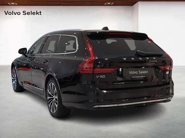 Begagnad Volvo V90 252 HK (185 kW) 2023 Svart Kombi