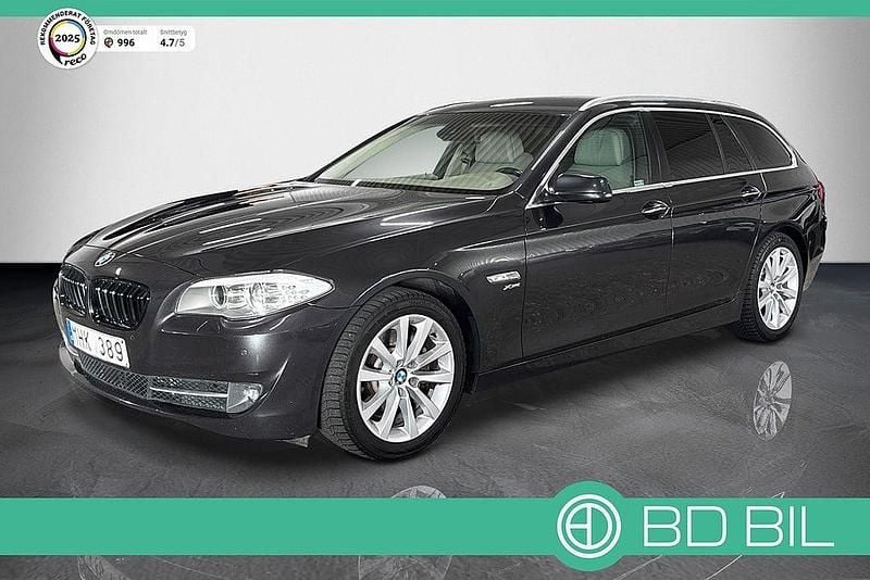 Grå Begagnad 2012 BMW 525 Sport Line Kombi | 129 800 kr (Marknadspris) - Bild 1/3