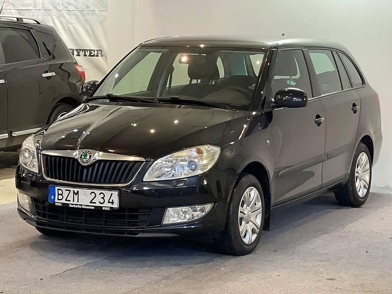 Svart Begagnad 2012 Skoda Fabia Ambiente Kombi | 54 900 kr (Marknadspris) - Bild 1/4