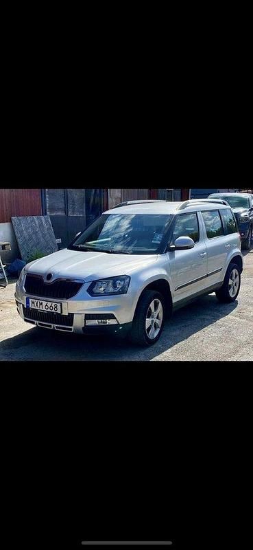 Silver Begagnad 2016 Skoda Yeti Outdoor SUV | 139 000 kr (Marknadspris) - Bild 1/4