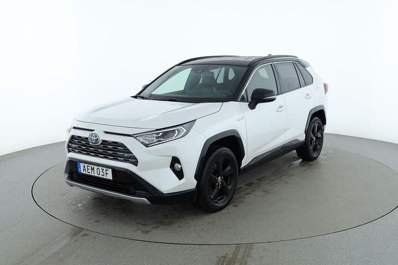 Vit Begagnad 2021 Toyota RAV4 Hybrid SUV | 337 000 kr (Bra pris) - Bild 1/3