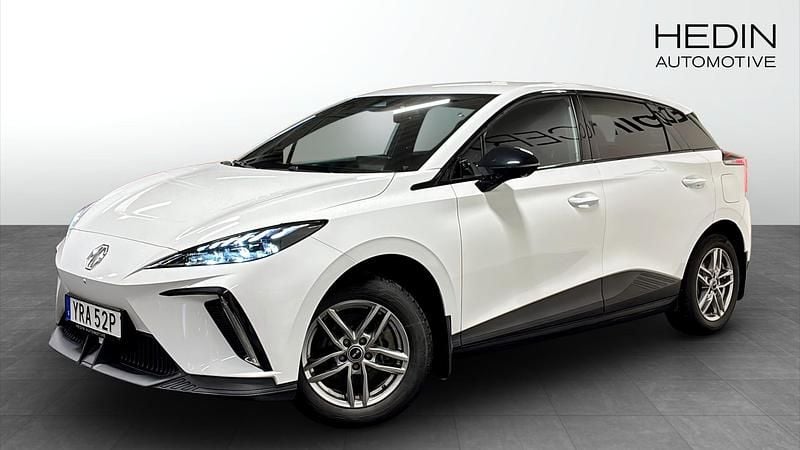 Vit Begagnad 2023 MG MG4 EV Luxury Halvkombi | 294 900 kr (Bra pris) - Bild 1/4