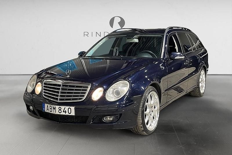 Begagnad Mercedes E220 Classic 170 HK (125 kW) 2006 Blå Kombi