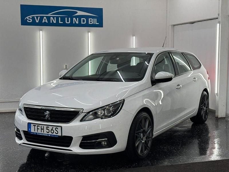 Vit Begagnad 2021 Peugeot 308 Kombi | 129 800 kr - Bild 1/4