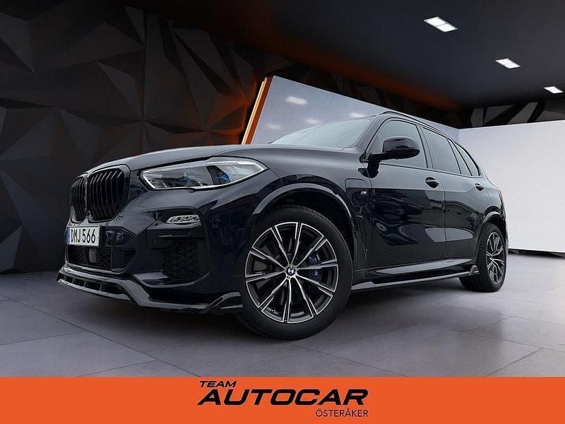 Svart Begagnad 2020 BMW X5 iPerformance SUV | 659 900 kr (Bra pris) - Bild 1/4