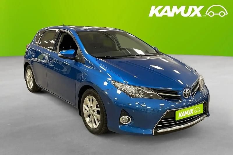 Blå Begagnad 2013 Toyota Auris Executive Halvkombi | 109 800 kr (Marknadspris) - Bild 1/4