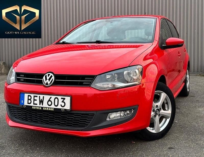 Röd Begagnad 2014 VW Polo Halvkombi | 74 900 kr (Marknadspris) - Bild 1/3