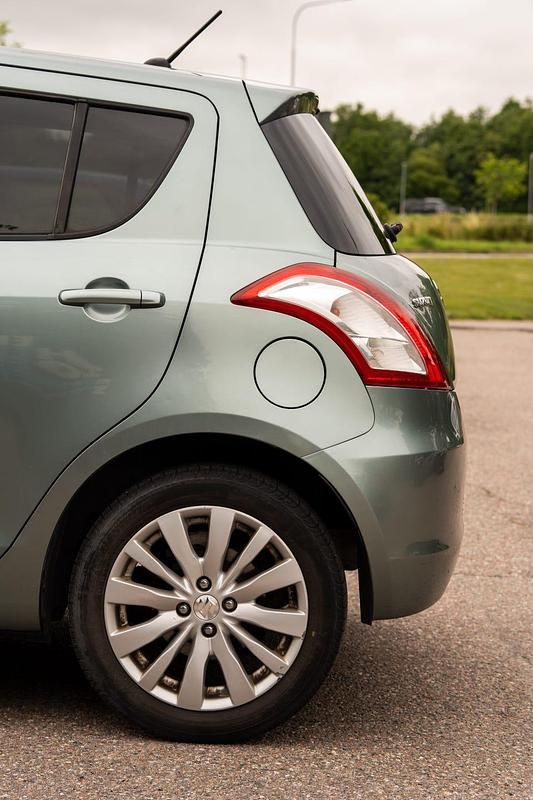 Begagnad Suzuki Swift 94 HK (69 kW) 2012 Halvkombi