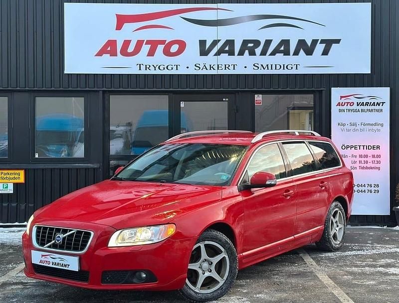Begagnad Volvo V70 Summum 185 HK (136 kW) 2009 Röd Kombi