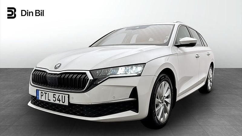 Vit Begagnad 2025 Skoda Octavia Selection Kombi | 305 000 kr (Marknadspris) - Bild 1/4