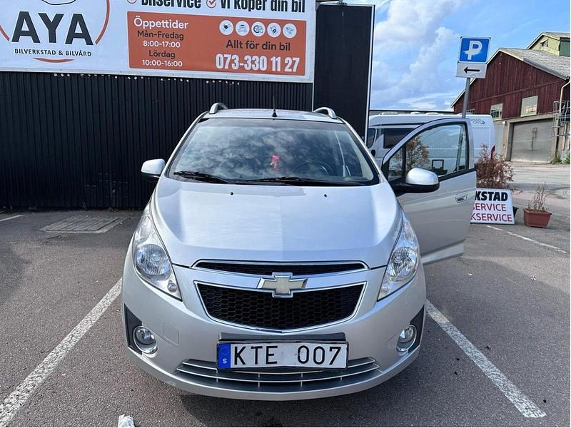 Grå Begagnad 2010 Chevrolet Cruze Halvkombi | 23 900 kr - Bild 1/2