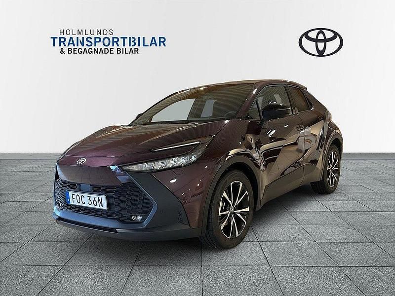 Lila Begagnad 2023 Toyota C-HR Style SUV | 371 000 kr (Marknadspris) - Bild 1/4