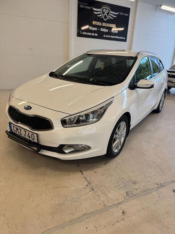 Vit Begagnad 2014 Kia Ceed Sportswagon Comfort Kombi | 59 000 kr (Superpris) - Bild 1/4