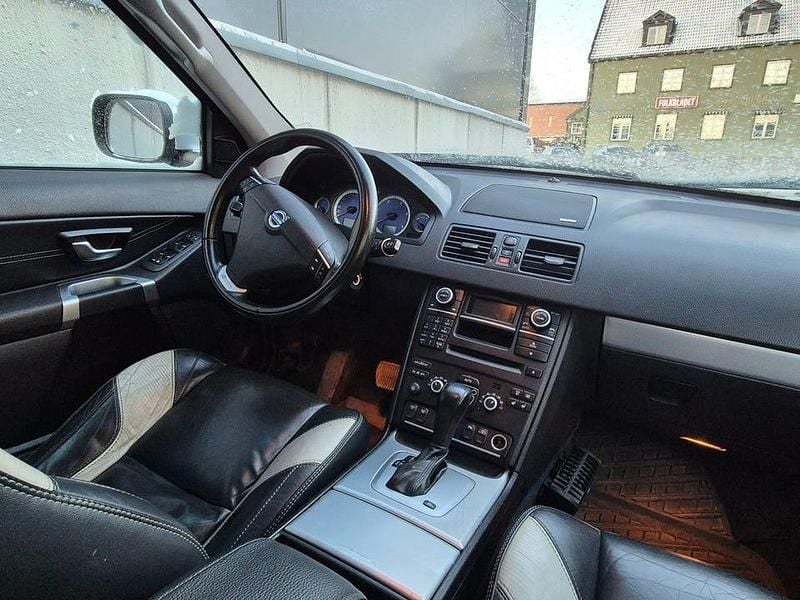 Begagnad Volvo XC90 R-Design 200 HK (147 kW) 2014 Svart SUV