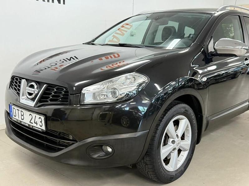 Begagnad Nissan Qashqai +2 150 HK (110 kW) 2011 Svart SUV