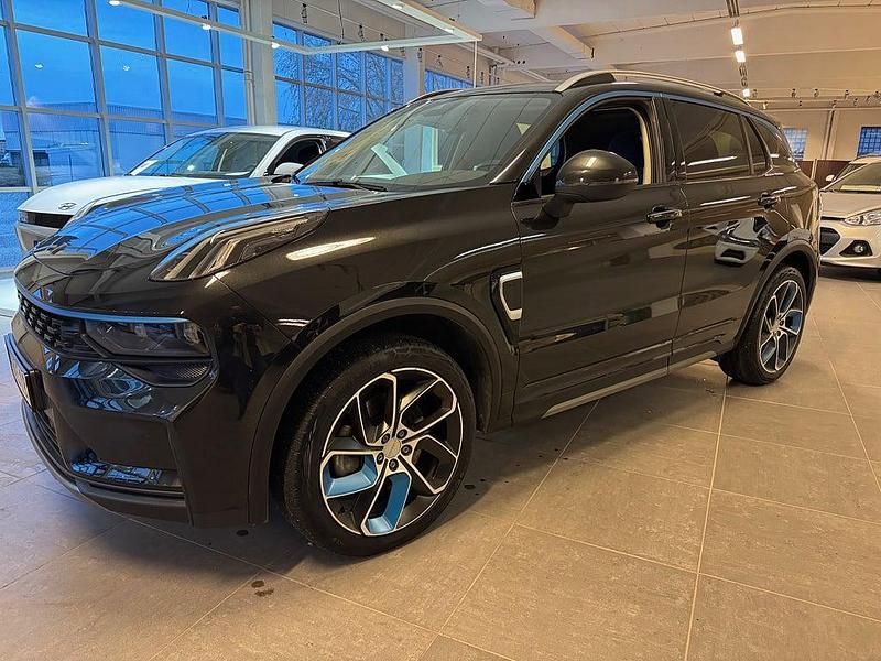 Svart Begagnad 2021 Lynk & Co 01 SUV | 239 000 kr (Marknadspris) - Bild 1/4