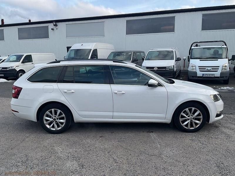 Begagnad Skoda Octavia 131 HK (96 kW) 2019 Vit