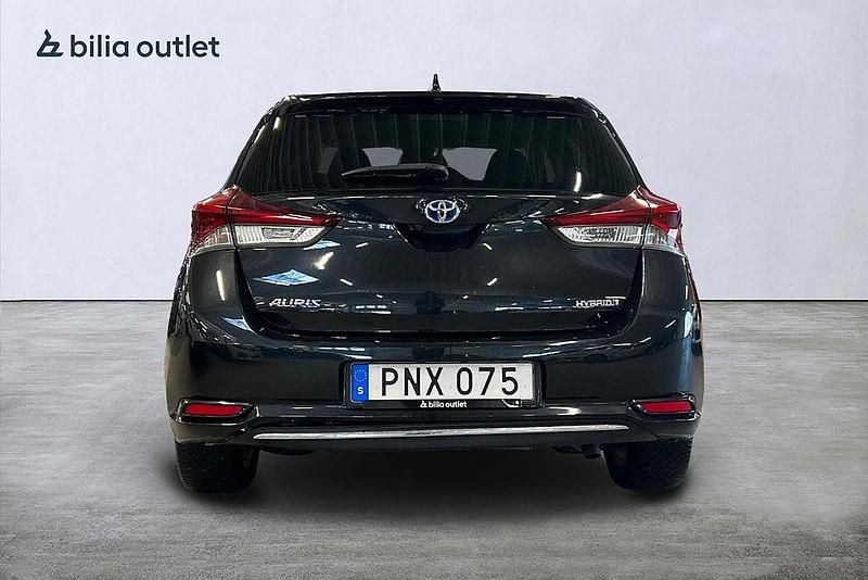 Begagnad Toyota Auris 99 HK (72 kW) 2018 Svart Halvkombi