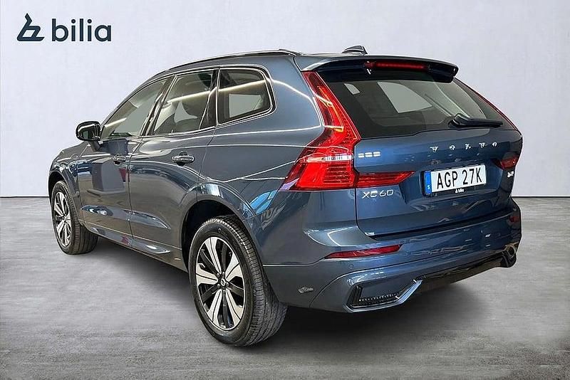 Begagnad Volvo XC60 Plus 355 HK (261 kW) 2025 Blå SUV