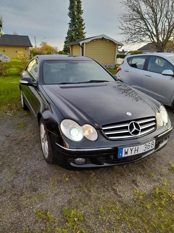 Svart Begagnad 2006 Mercedes CLK350 Avantgarde Sportkupé | 70 000 kr (Superpris) - Bild 1/4