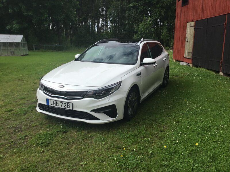 Vit Begagnad 2020 Kia Optima Hybrid Advance Sedan | 205 000 kr (Marknadspris) - Bild 1/4