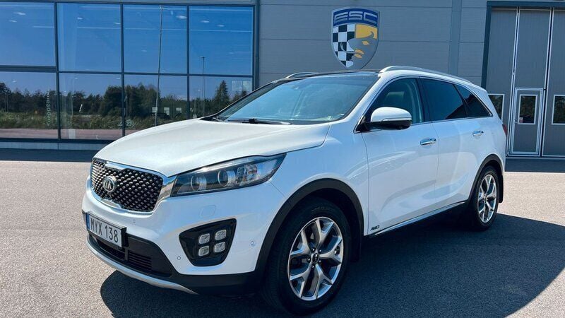 Vit Begagnad 2017 Kia Sorento SUV | 234 900 kr (Marknadspris) - Bild 1/4