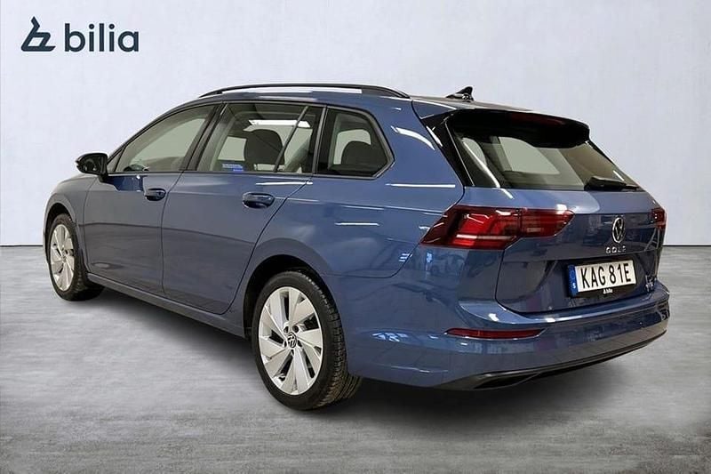 Begagnad VW Golf VIII Life 151 HK (111 kW) 2024 Mörkblå Kombi