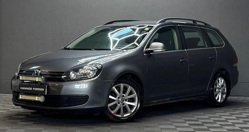 Mörkgrå (grå) Begagnad 2010 VW Golf VI Style Kombi | 39 900 kr (Marknadspris) - Bild 1/4