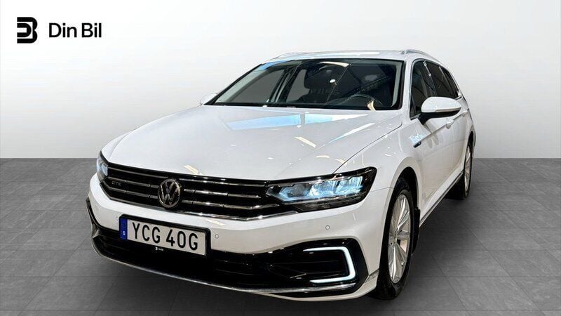 Vit Begagnad 2019 VW Passat GTE Kombi | 234 900 kr (Bra pris) - Bild 1/4