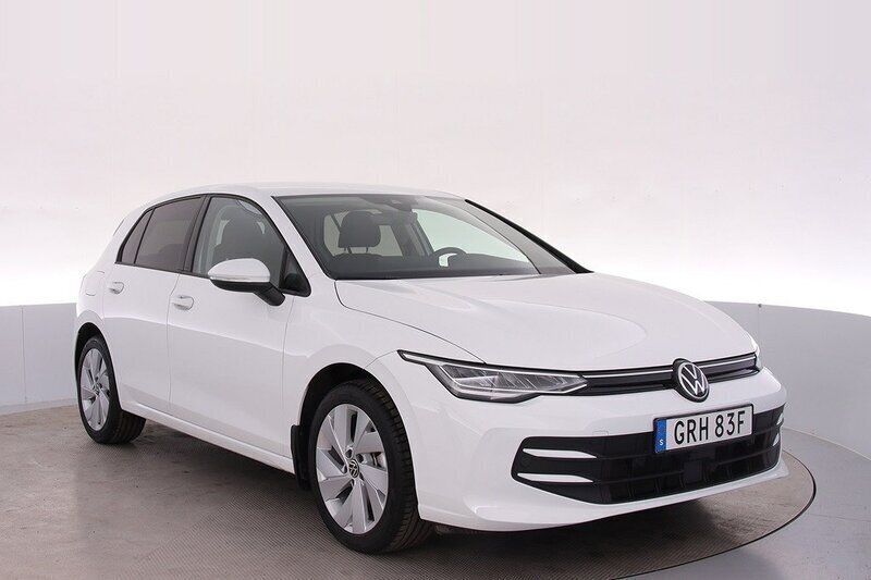 Vit (pure white) Begagnad 2024 VW Golf VIII Kombi | 309 000 kr (Bra pris) - Bild 1/4