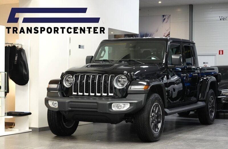 Svart Begagnad 2022 Jeep Gladiator Overland SUV | 874 875 kr - Bild 1/4