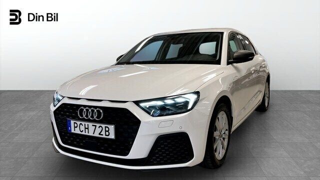 Cortinavit Begagnad 2024 Audi A1 Sportback Proline Halvkombi | 249 000 kr (Marknadspris) - Bild 1/4