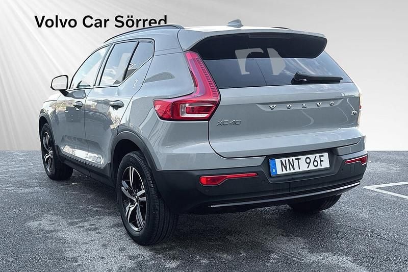 Begagnad Volvo XC40 163 HK (119 kW) 2024 Grå SUV