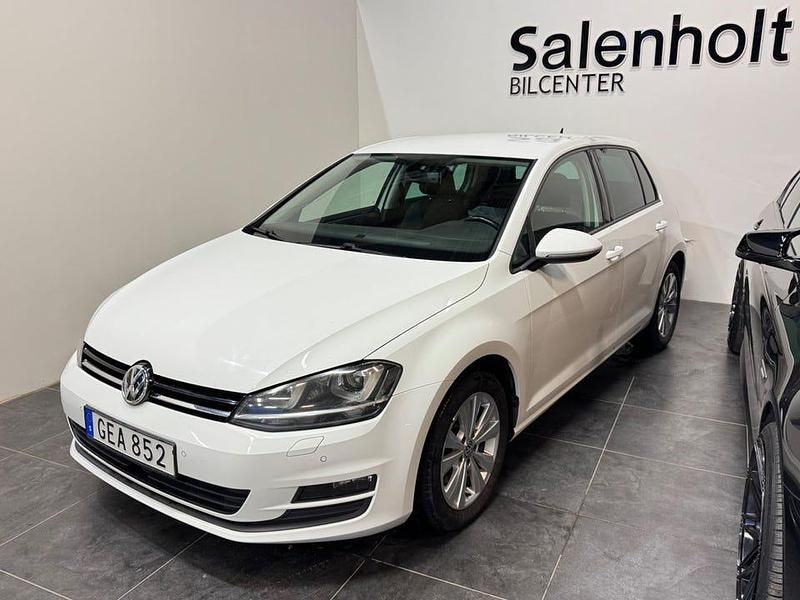 Begagnad VW Golf VII 110 HK (80 kW) 2015 Vit Halvkombi