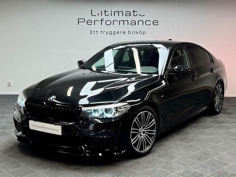 Svart Begagnad 2019 BMW 530 M Sport Sedan | 359 000 kr (Marknadspris) - Bild 1/4