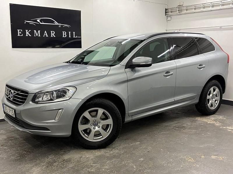 Begagnad Volvo XC60 Momentum 190 HK (139 kW) 2016 Silver SUV