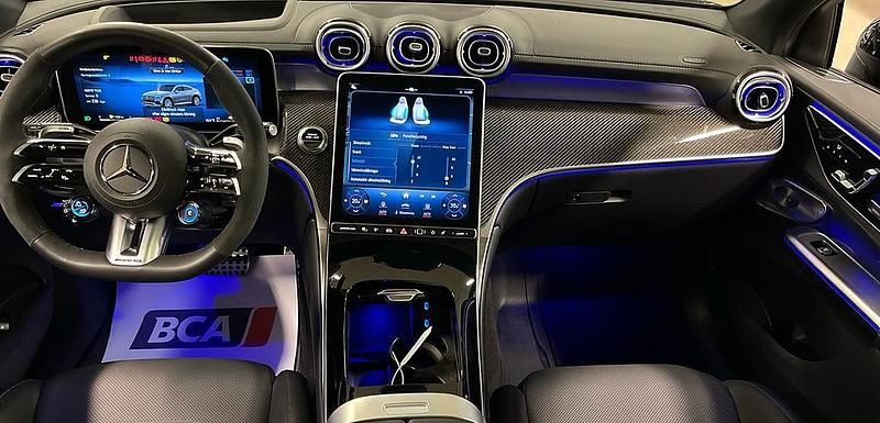 Begagnad Mercedes GLC63 AMG Premium Plus 476 HK (350 kW) 2024 Grå Sportkupé