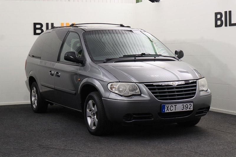 Grå Begagnad 2006 Chrysler Grand Voyager Minibuss | 39 900 kr (Marknadspris) - Bild 1/4