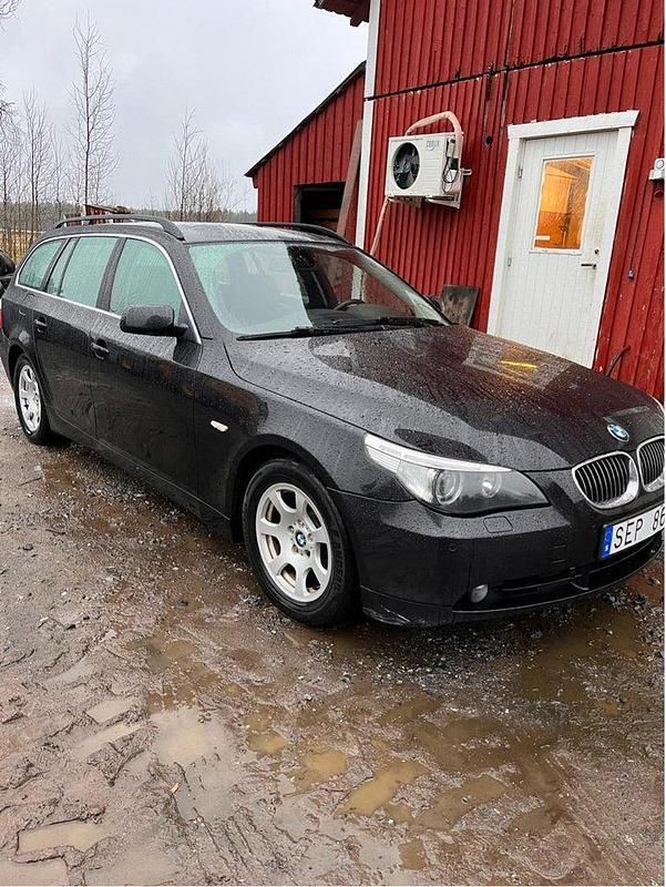 Svart Begagnad 2007 BMW 525 Advantage Kombi | 50 000 kr (Bra pris) - Bild 1/4