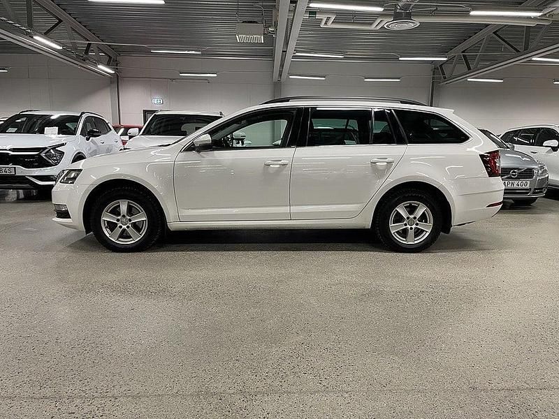 Begagnad Skoda Octavia Ambition 150 HK (110 kW) 2018 Vit Kombi