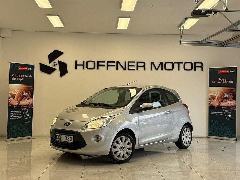 Grå Begagnad 2010 Ford Ka Titanium Halvkombi | 29 000 kr (Bra pris) - Bild 1/4
