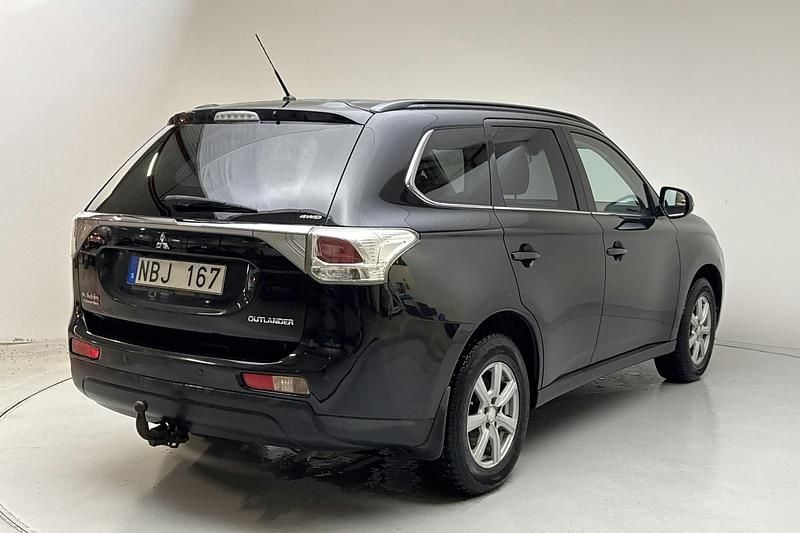 Begagnad Mitsubishi Outlander 150 HK (110 kW) 2013 Svart SUV