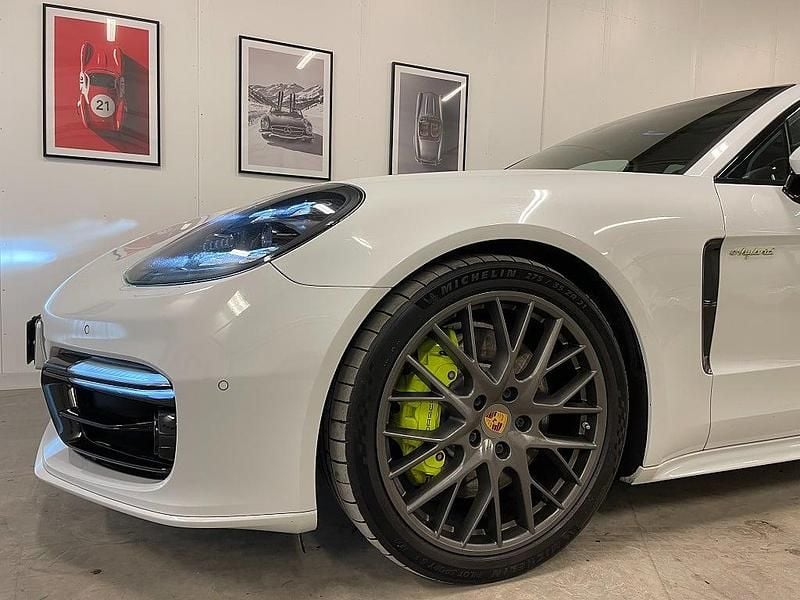 Begagnad Porsche Panamera Sport Turismo 330 HK (242 kW) 2018 Vit Kombi