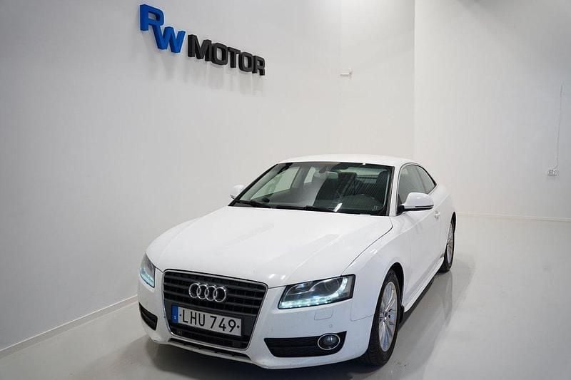 Vit Begagnad 2008 Audi A5 Sportkupé | 59 900 kr (Lite dyr) - Bild 1/4