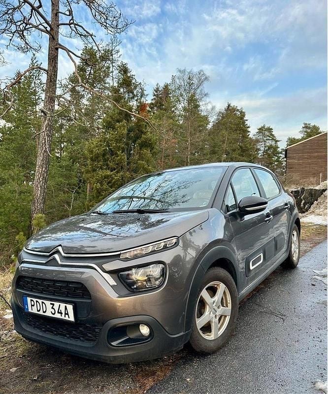 Grå Begagnad 2022 Citroën C3 PureTech Halvkombi | 120 000 kr (Bra pris) - Bild 1/2