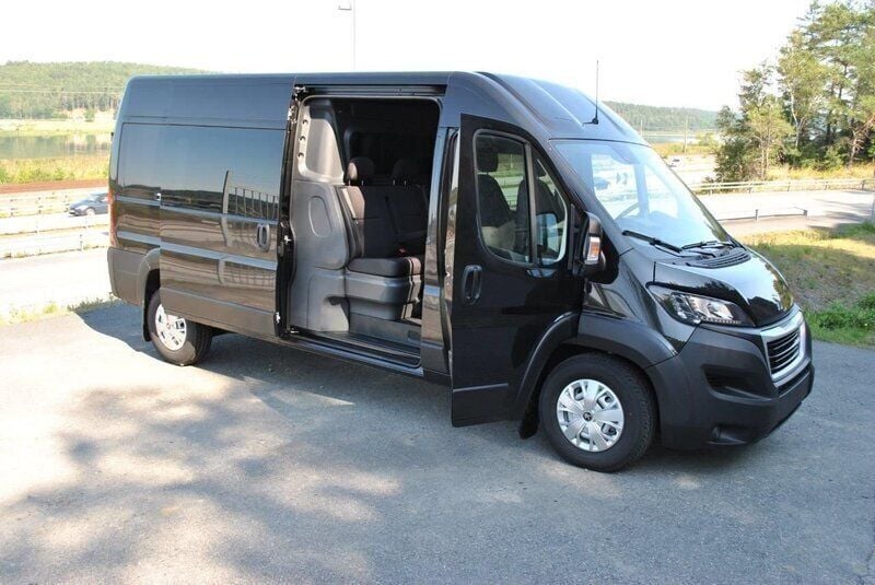 Begagnad 2020 Peugeot Boxer Premium Van | 498 750 kr - Bild 1/4